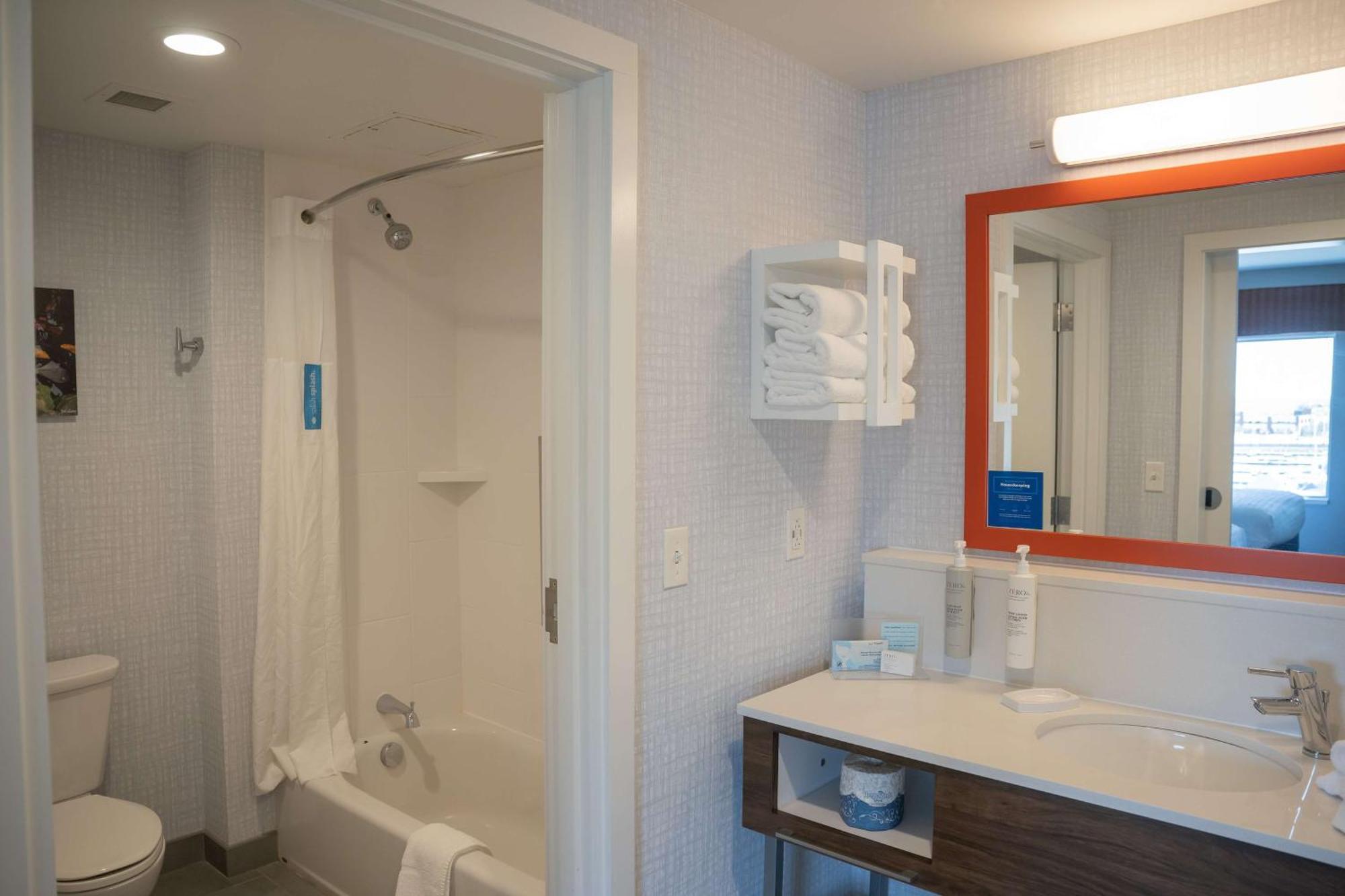 Hampton Inn & Suites Erie Bayfront Kültér fotó