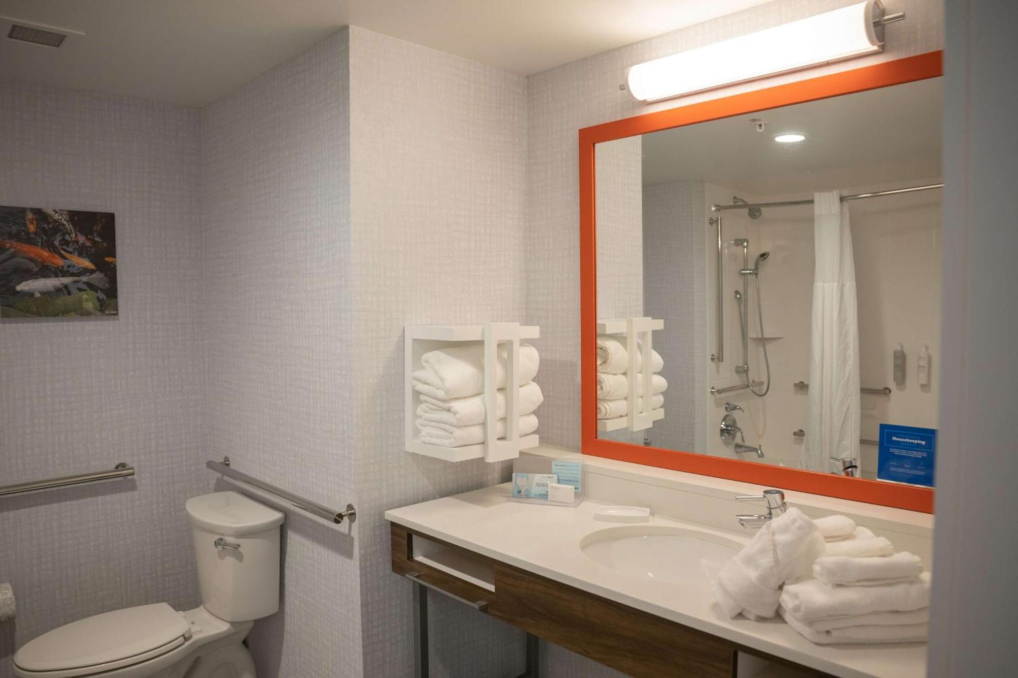 Hampton Inn & Suites Erie Bayfront Kültér fotó
