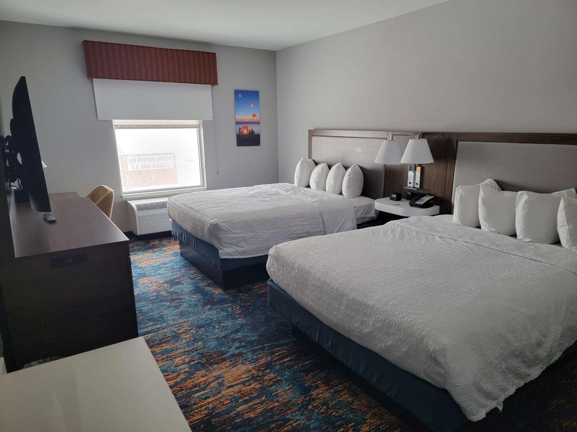 Hampton Inn & Suites Erie Bayfront Kültér fotó
