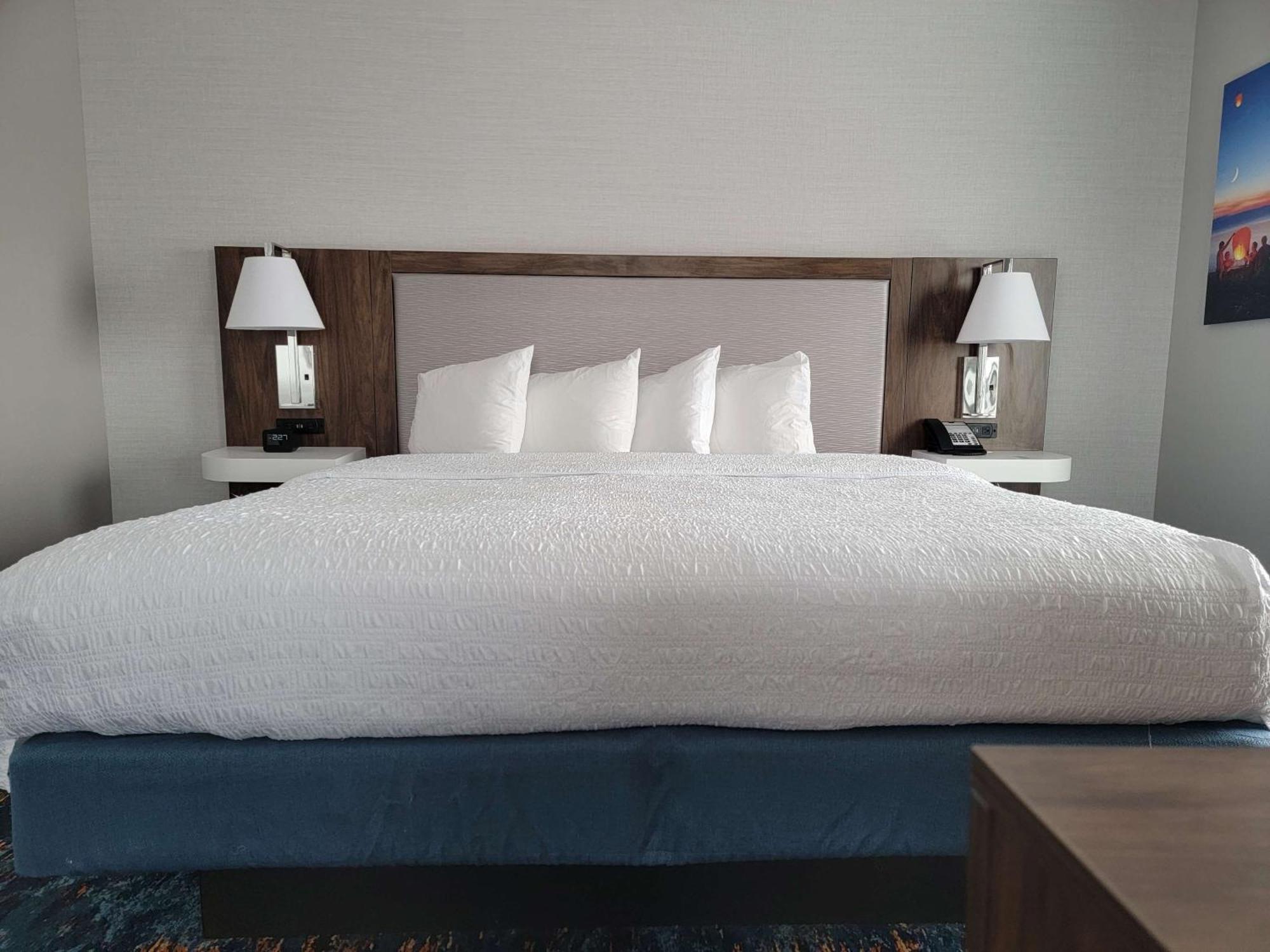 Hampton Inn & Suites Erie Bayfront Kültér fotó