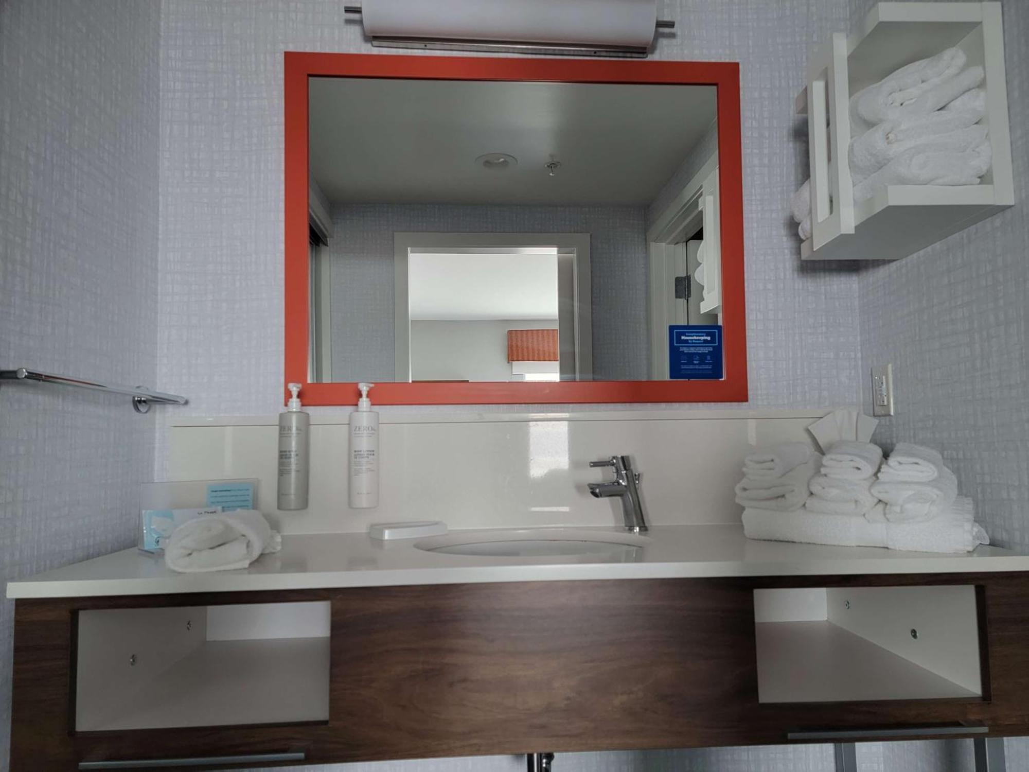 Hampton Inn & Suites Erie Bayfront Kültér fotó